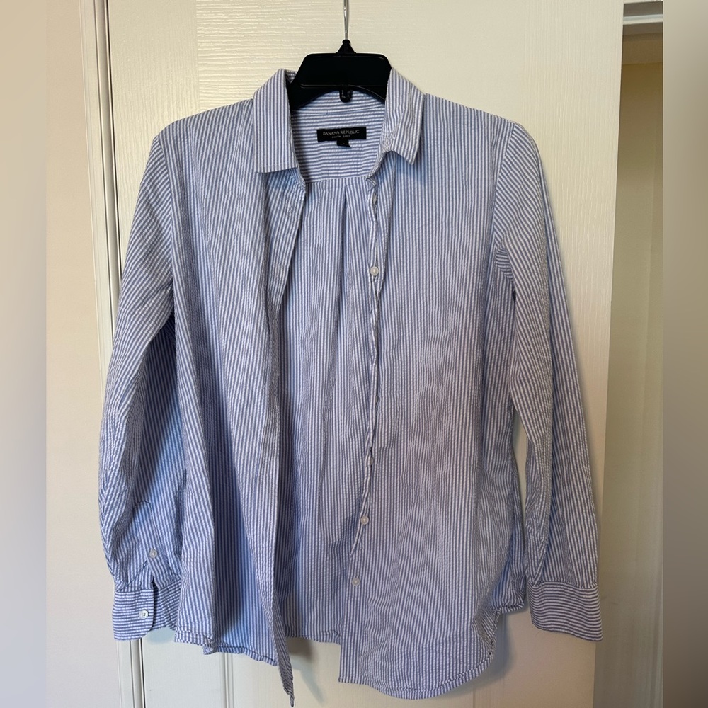 Banana Republic Women’s Size M Seersucker Button Down